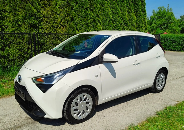 Toyota Aygo cena 44990 przebieg: 37000, rok produkcji 2019 z Sulejów małe 154